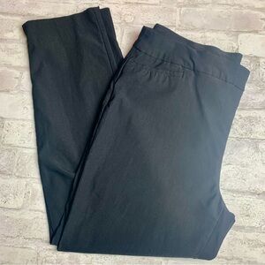 Chico’s Black Stretch Office Nylon Pants Cropped Black Pull On EUC 2.5 = 14😍